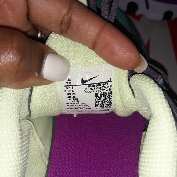 Nike Air Max 27 React - Picture 6 of 9